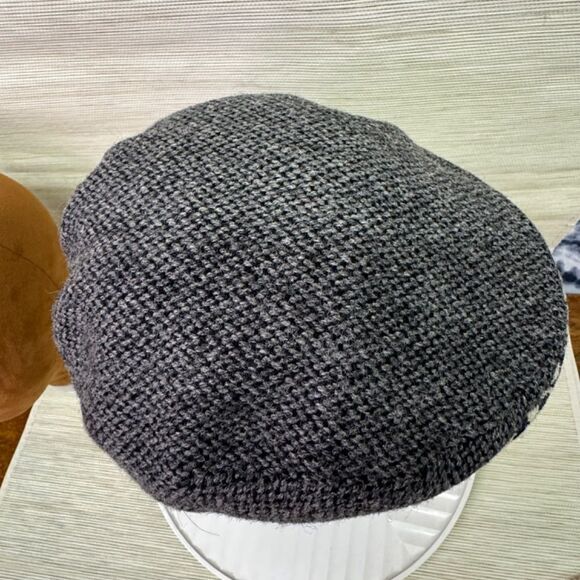 Wool flat cap with ear covers, made in Italy, 100% wool - Picture 4 of 9